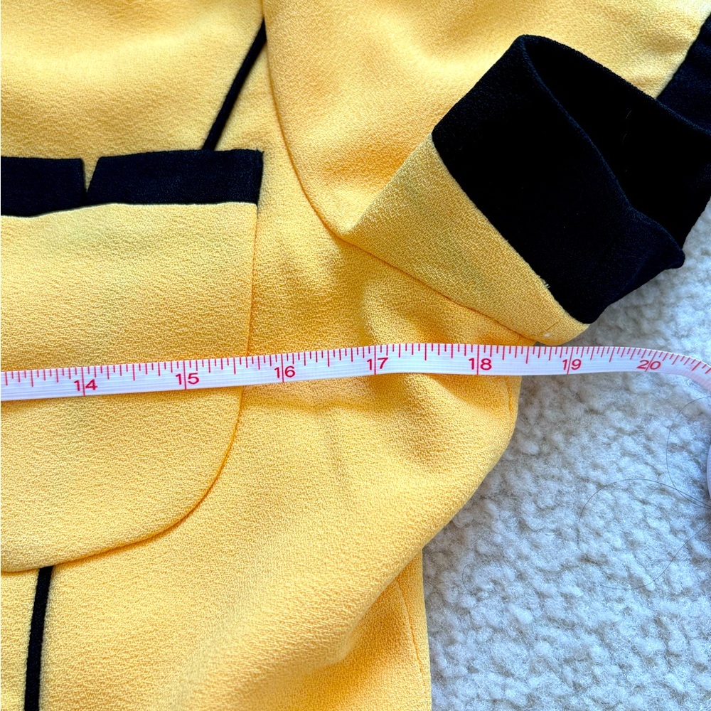 Collezioni Zone Donna vintage yellow short sleeve blazer top, sz L (feels sz S) - Picture 3 of 7